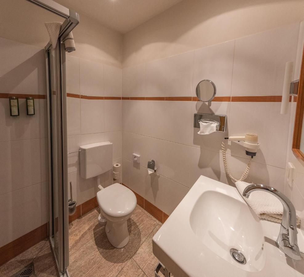 Struck Landhotel & Spa Аттендорн Экстерьер фото